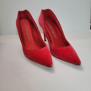 Alexander McQueen Red Velvet Ofelia Women's Pumps Size 38 Or 8 NEW IN BOX